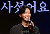 [포토] 2년만에 복귀한 가수 신유