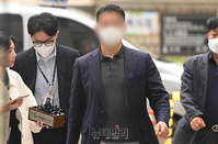 [포토] 영장심사 출석하는 천화동인 6호 실소유주 의혹 조우형