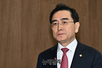 [포토] 떠나는 태영호 국민의힘 의원