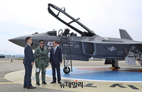 [포토] 인터뷰하는 차명수 수석조종사