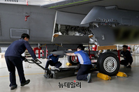 [포토] KF-21 공대공 '미티어 미사일' 장착