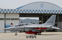 [포토] 격납고 나서는 우리군 FA-50