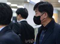 [포토] 서해피격사건 공판 출석하는 김홍희 전 청장