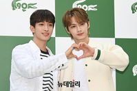 [포토] 하트로 여심 녹이는 도겸·준 