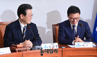 [포토] 대화 나누는 이재명 대표와 박광온 원내대표