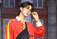 [포토] 유나이트 경문 '모범생 처럼 보이나요'