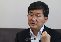 [포토] 인터뷰하는 오정환 MBC노동조합 위원장