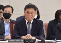 [포토] 답변하는 임승철 원자력안전위원회 사무처장