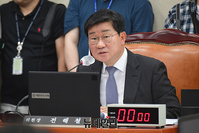 [포토] 의사진행 하는 전해철 환경노동위원회 위원장