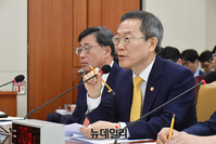 [포토] 답변하는 이종호 과학기술정보통신부 장관