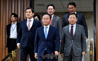 [포토] 입장하는 국민의힘 원내지도부