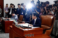 [포토] 의사진행 하는 변재일 국회 윤리특위 위원장