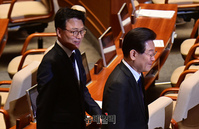 [포토] 나란히 걷는 이재명·박광온