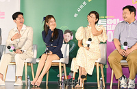 [포토] 말랑말랑한 영화 '빈틈없는 사이' ...7월 5일 극장 개봉