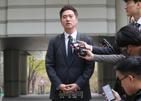 선관위 참관한 '가세연 방송'에… 法 "'옥외 대담'은 선거법 위반"