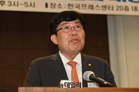 [포토] 한국선진화포럼 토론회서 축사하는 윤창현 의원