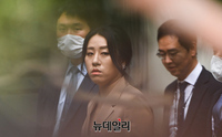 [포토] '고발사주 의혹' 공판, 증인으로 출석하는 조성은