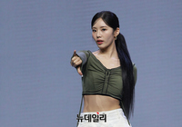 [포토] 프로미스나인 박지원, 시그니처 약속 포즈