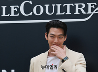 [포토] 브랜드 아트쇼에 참가한 김우빈