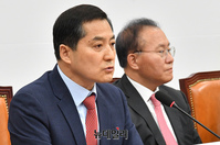 [포토] 원내대책회의 참석한 박대출 정책위의장