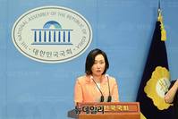 [포토] 논평하는 전주혜 국민의힘 원내대변인