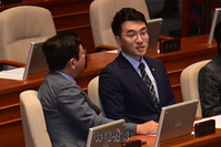 [포토] 본회의 출석한 김남국 의원