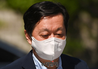 [포토] '대장동사건' 공판 출석하는 정진상