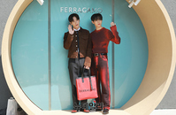 [포토] 더보이즈 선우-현재 "오픈 축하해요"