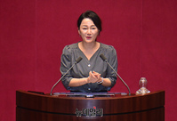 [포토] 당선인사 하는 이재정 신임 산업통상자원중소벤처기업위원장