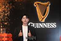 [포토] 기네스 행사 참석한 이이경 '커피 한잔 할래요'