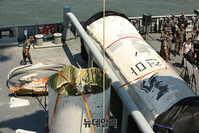 [포토] '천리마 1형' 인양...2단 추진체로 추정