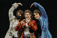 [포토] 포토타임 갖는 '모차르트' 3인