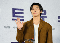 [포토] 박서준 "영화에 많은 관심 부탁드려요'