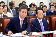 [포토] 답변하는 한창섭 행정안전부 장관 직무대행