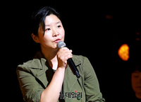 [포토] 인사말하는 이현정 LG아트센터장