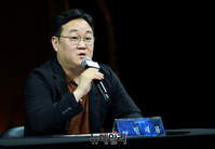 [포토] 연극 '나무 위의 군대' 연출 맡은 민새롬 감독