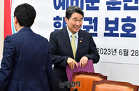 [포토] 입장하는 이주호 사회부총리 겸 교육부 장관