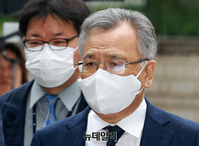 [포토] '50억 클럽'의혹, 박영수 전 특검 영장심사 출석