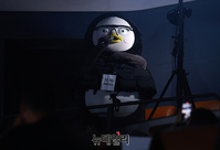 [포토] 톰크루즈에 질문하는 펭수