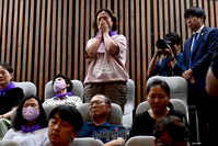 [포토] 이태원 특별법 패스트트랙 지정 안건 토론 지켜 보는 유가족