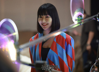 [포토] 작품 앞에 선 아티스트 '빠키'