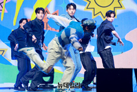 [포토] 신나는 휴가송 '휙'으로 돌아온 '틴탑'