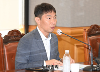 [포토] 은행지주회장 간담회 참석한 이복현 금융감독원장