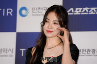 [포토] 청룡시리즈어워즈 송혜교 '연진아 나도 왔어'