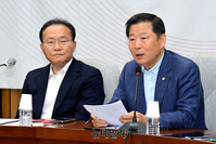 [포토] 원내대책회의서 발언하는 이철규 국민의힘 사무총장