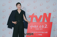 [포토] 경이로운 소문2 염혜란 '카운터들의 정신적 지주'