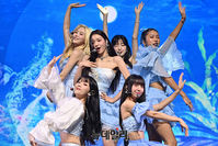 [포토] 타이틀곡 '여름이 들려' 무대 선보이는 오마이걸
