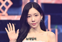 [포토] 퀸덤퍼즐 MC 태연 '대선배 등장이요'