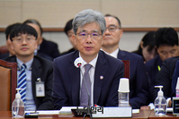 [포토] 자료제출 요구 받는 김상환 법원행정처장