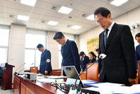 [포토] 묵념하는 이주호 부총리와 조희연 교육감